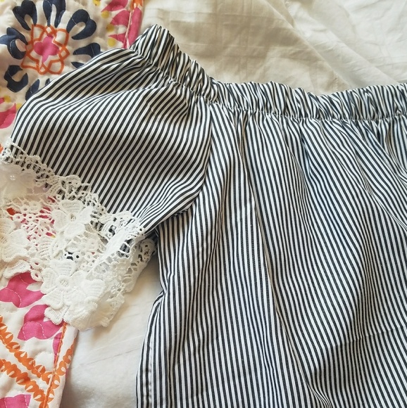 stripe blouse - Picture 2 of 3